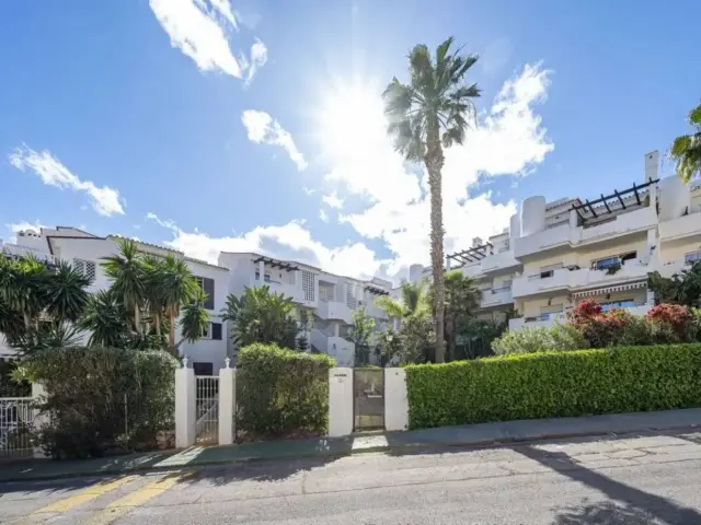 Apartment on Avenida de Benamara