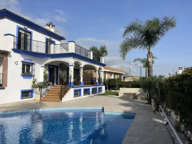 Chalet on Avenida del Carmen