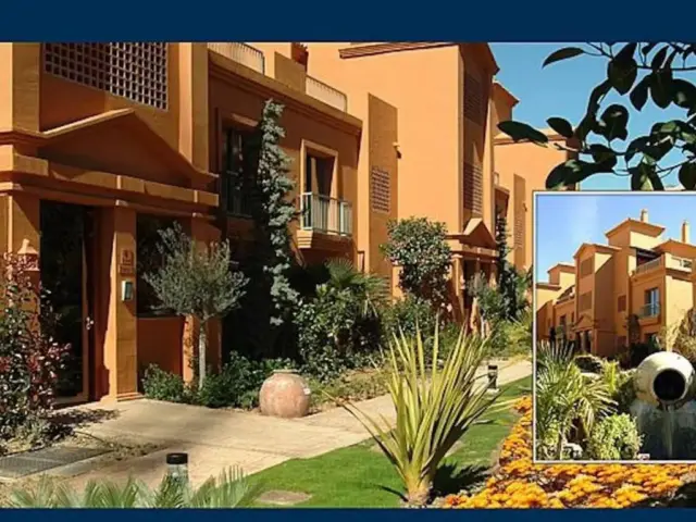 Apartment on Pico Alcazaba Street