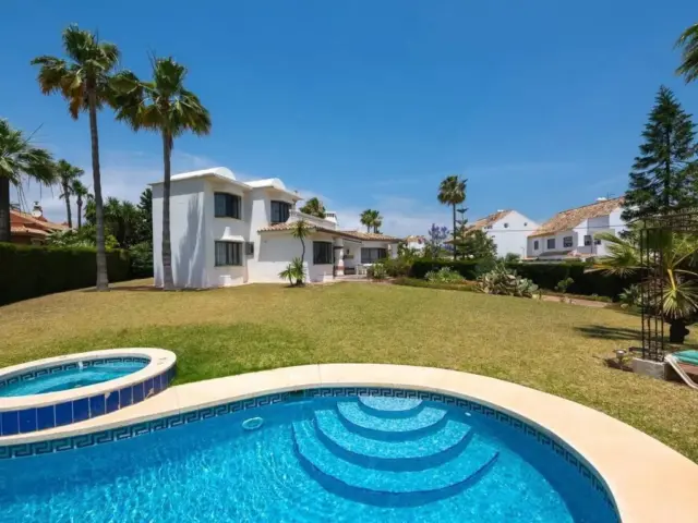 Chalet on Calle Nueva Atalaya