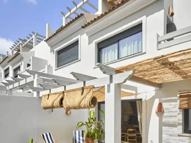 Chalet on Avenida de Benamara