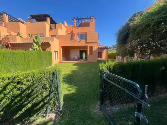 Chalet on Avenida de Benamara