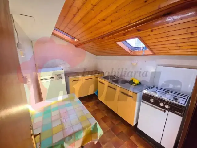 Penthouse in the Center-Walled Enclosure