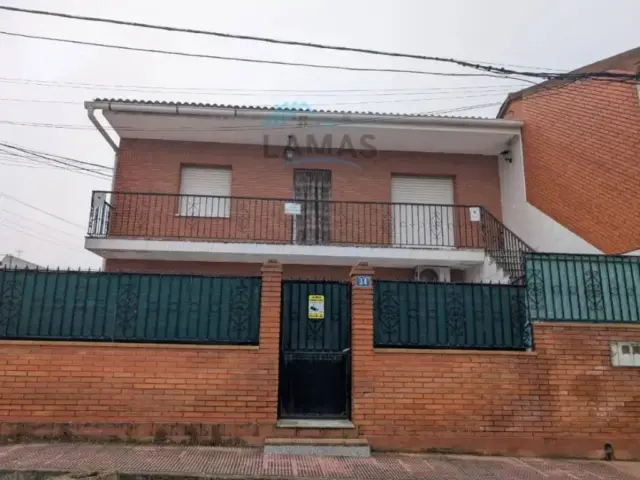 Chalet en calle Avenida Alcalde Victoriano Martin, 34