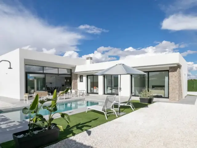 Chalet en calle calle Urba Coto Rinales, 270