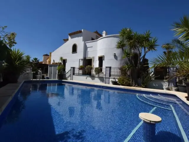 Chalet on Alicante Street