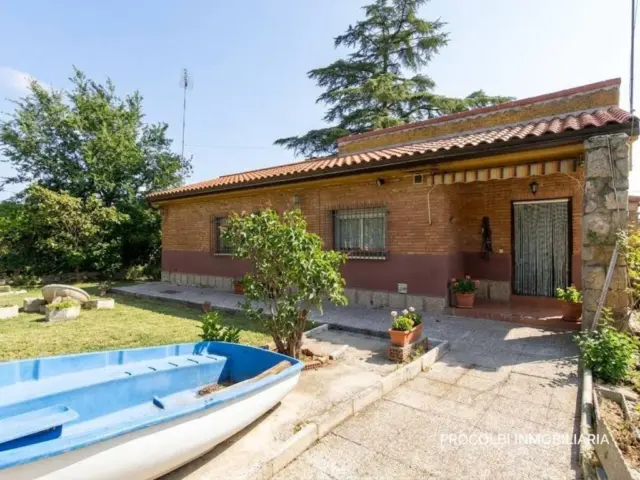 Chalet en El Casar photo 10