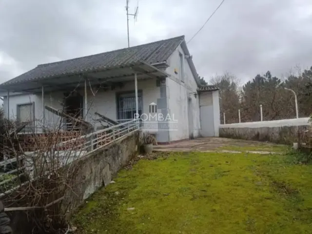 House in San Cibrao Das Viñas (Capital)