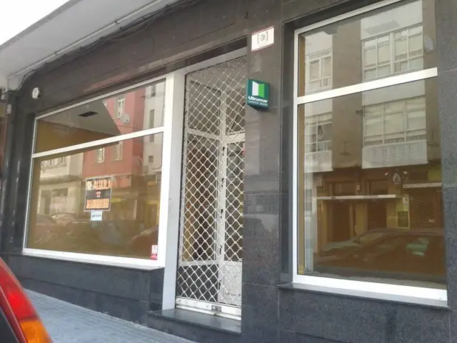 Local comercial en venta en Ferrol - Mehr