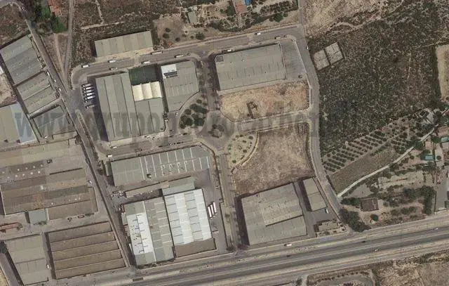 Nave industrial en alquiler en Crevillent - Vista 2