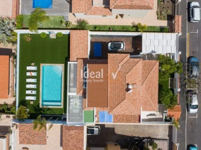 Villa in Adeje