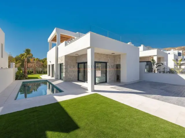 Villa in Golf Bahía Urbanization photo 3