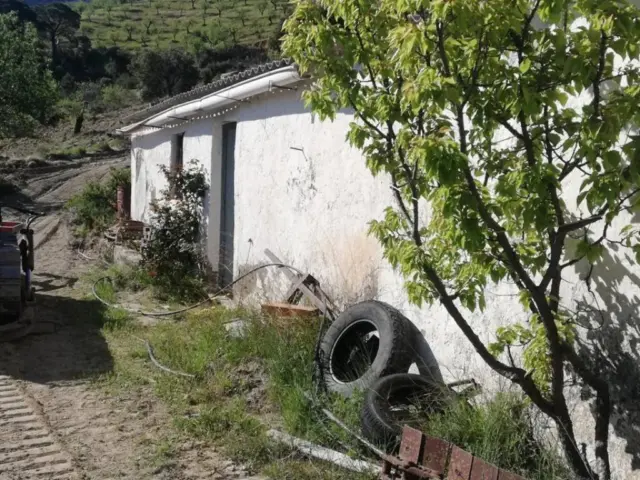 Rustic house in Pinos del Valle