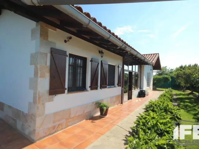 Rustic house in Corella