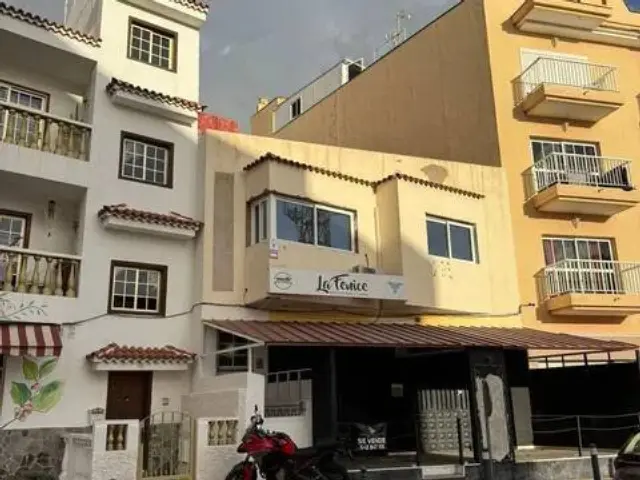 Terraced house on Calle de la Telefónica