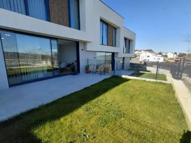 Townhouse in Núcleo photo 2