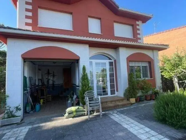 House in Aldeamayor de San Martín