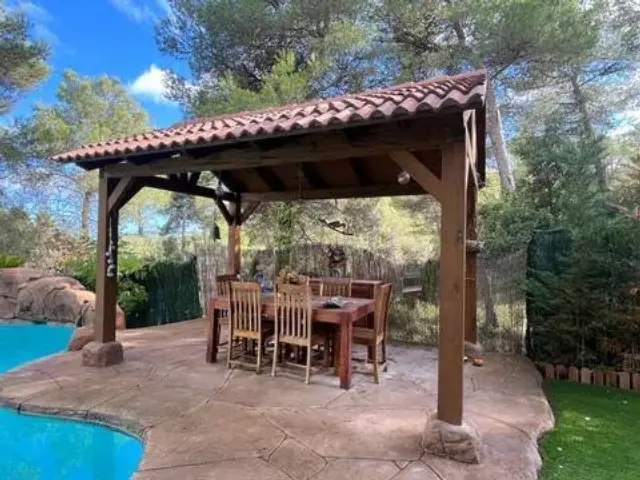 Chalet on Carrer del Llobregat photo 2