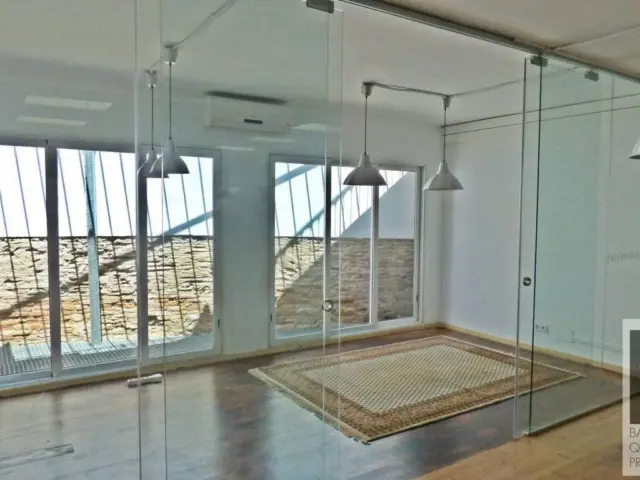 Piso en Carrer del Parlament photo 2