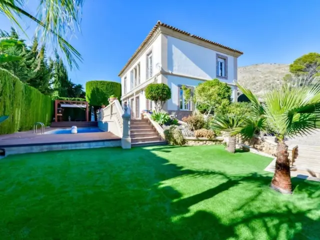 Villa on Carrer Illa Mallorca photo 33