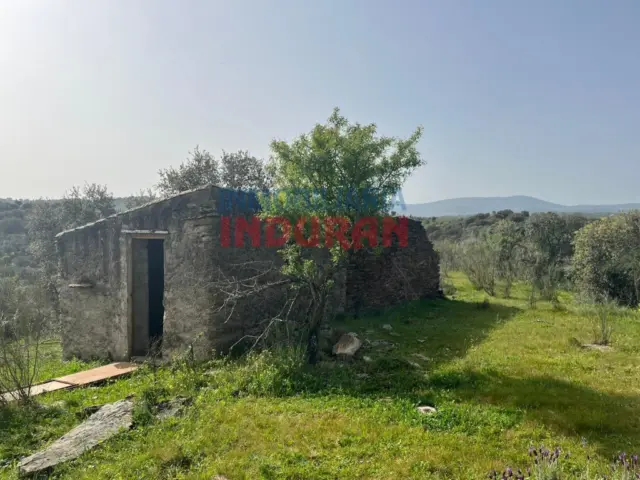 Rustic farm in Valdelacasa de Tajo