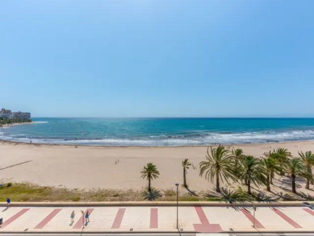 Apartment on Avenida Jaime I El Conquistador Street, No. 40 photo 3