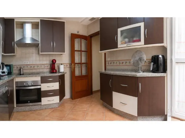 Semi-detached house in La Carlota photo 5