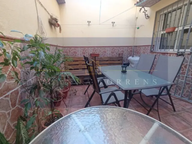 House in Oromana