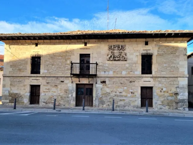House on Calle de Santa Marina, 16 photo 3