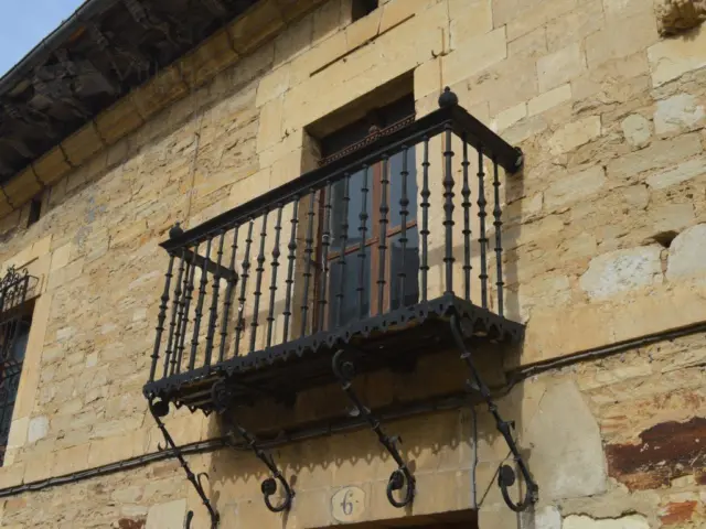 House on Calle de Santa Marina, 16 photo 6