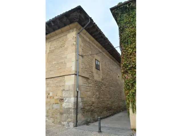 House on Calle de Santa Marina, 16 photo 9