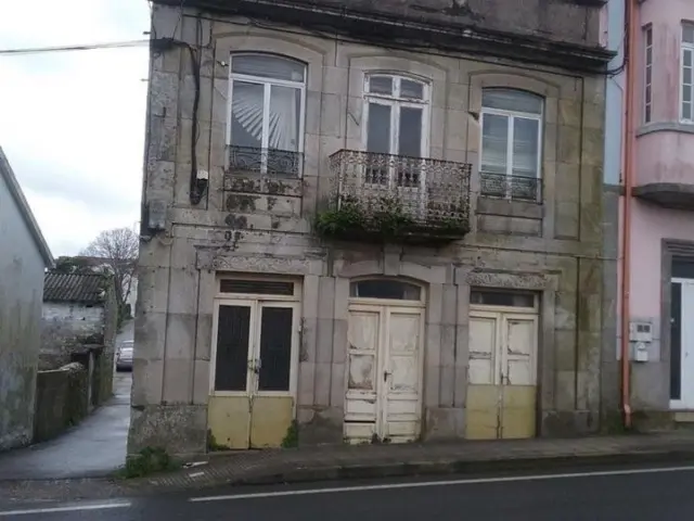 Casa en calle del Coruto Viejo, 28