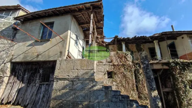 House in Amoeiro