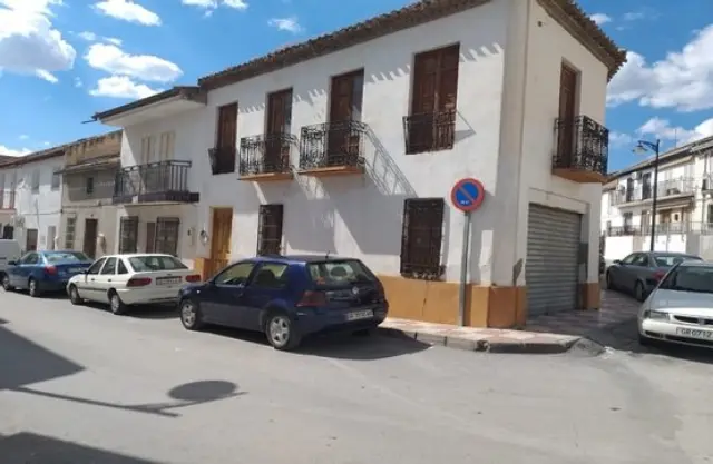 House for sale in Calle Nueva, Pinos Puente of 28.600 €