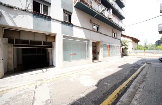 Garaje en venta en Avenida Josep Tarrús I Bru, Edif.Tucuman, Número 0, Migdia Casernes (Girona Capital) de 1.425 €