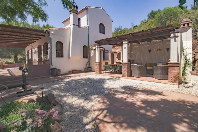 Rustic Finca in Almogía