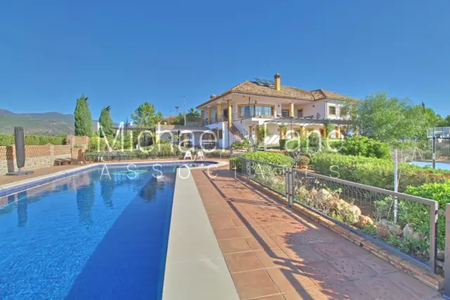 Rustic Finca in Altos de Estepona photo 3