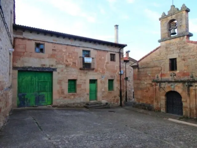 Chalet en calle de la Iglesia, 63