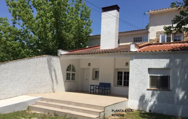 Chalet in La Pizarrera Urbanization