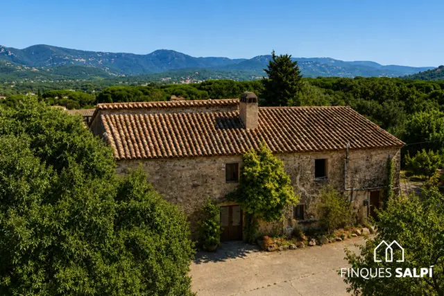 Rustic Finca in Bufaganyes
