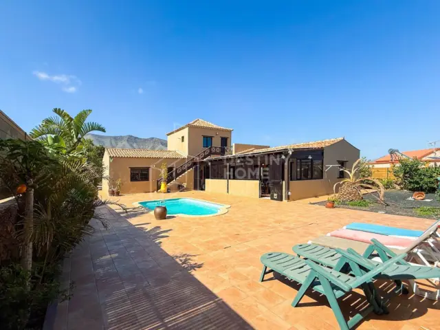 Villa in El Matorral photo 44