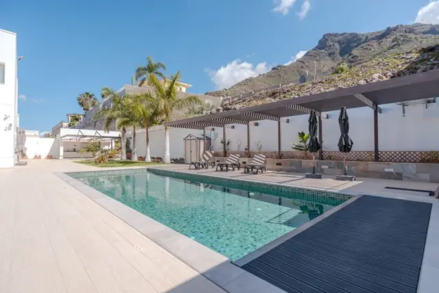 Villa for sale in Adeje Norte