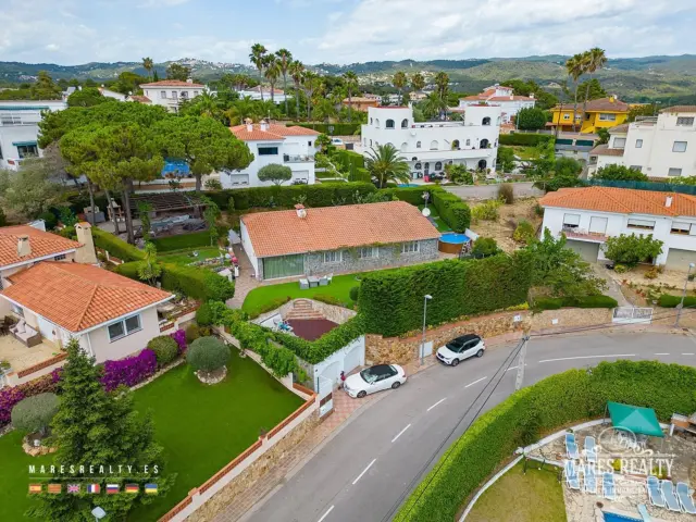 Chalet in Urbanització Condado del Jaruco photo 4