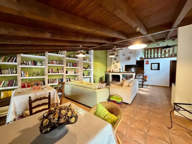 Chalet in Casas del Castañar photo 4