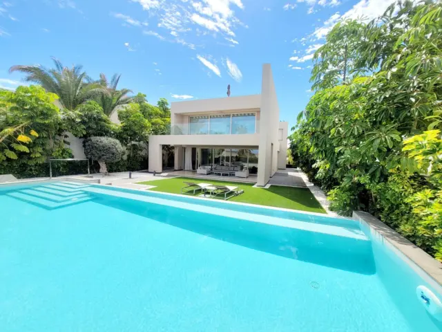 Villa for sale in Adeje