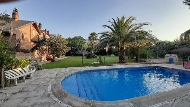 Chalet in La Raya del Palancar-Guadamonte