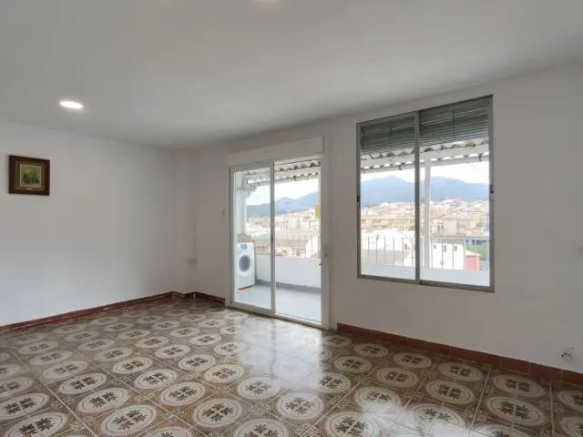 Top-floor apartment in Ensanche photo 4