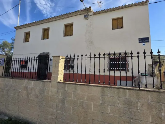 Rustic Finca in Valentín