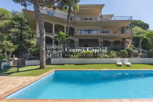 Chalet on Passeig de Cabrils photo 2