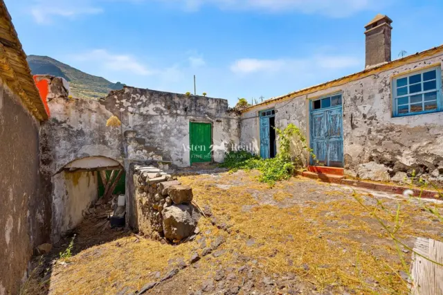 House on Avenida de La Iglesia, 34